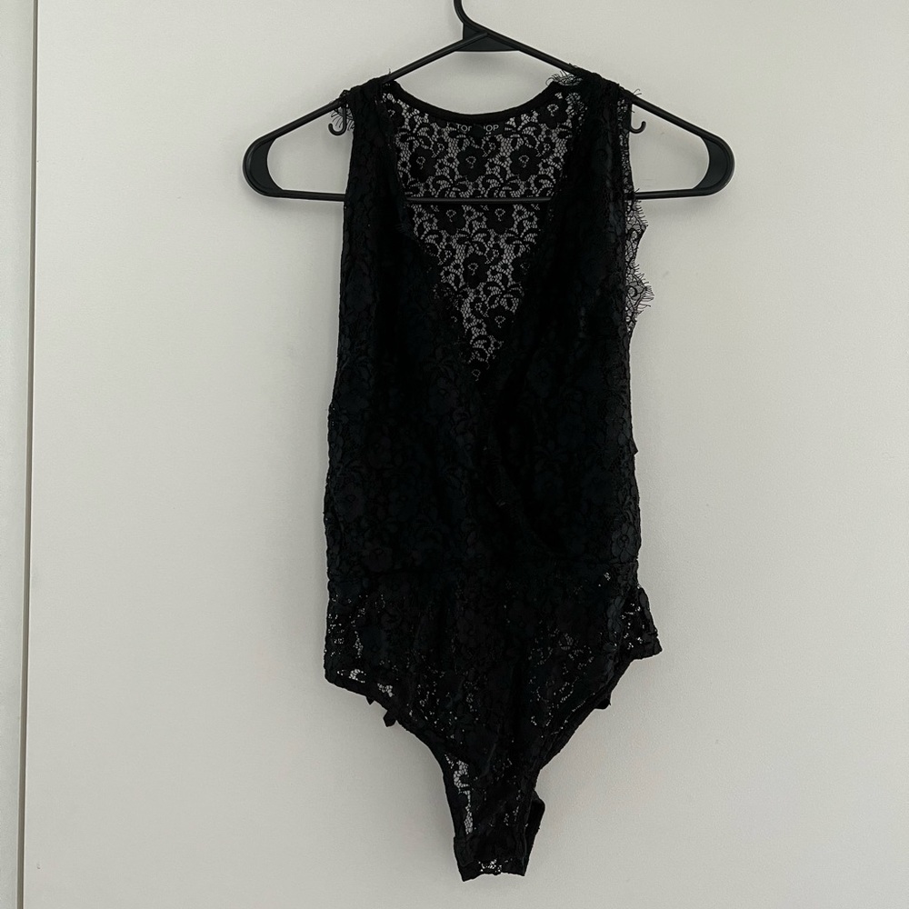 TOPSHOP cute black lace top bodysuit✨
